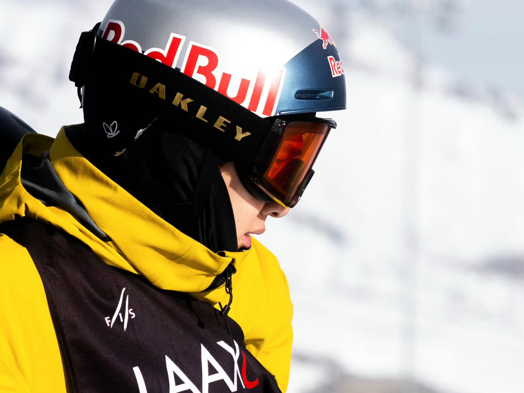 苏翊鸣疑似被日本裁判压分顶着巨大压力完成三跳太不容易了苏翊鸣说不用再去承担卫冕冠