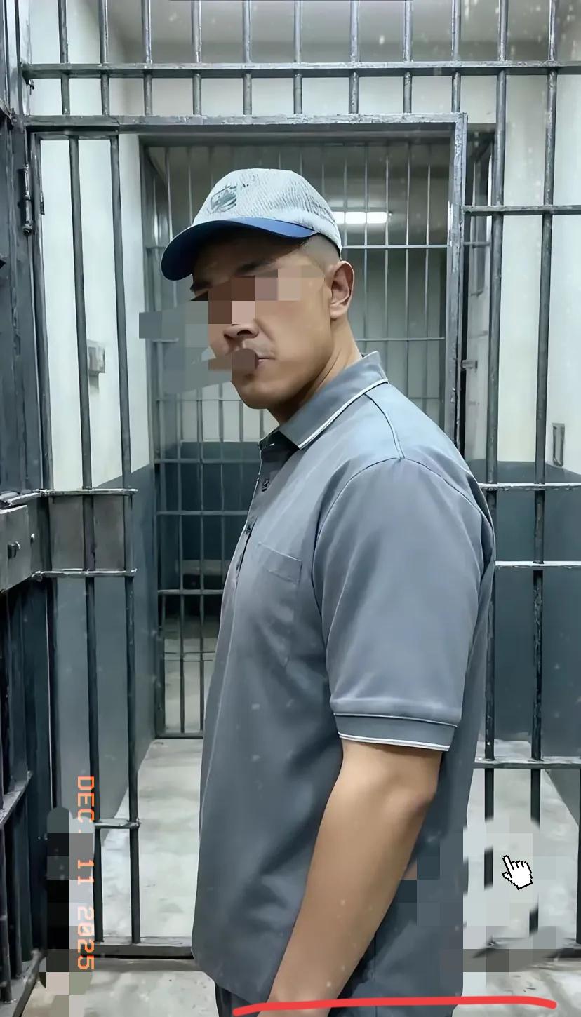 当地人说金毛他爸不简单，盟兄弟数十人，能量巨大
金毛他爹在网上找不到丁点消息，唯