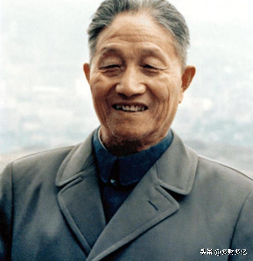 周恩来一句灵魂拷问：让你当参谋长，你咋成军长了？真相藏着红军最动人的风骨
 
红