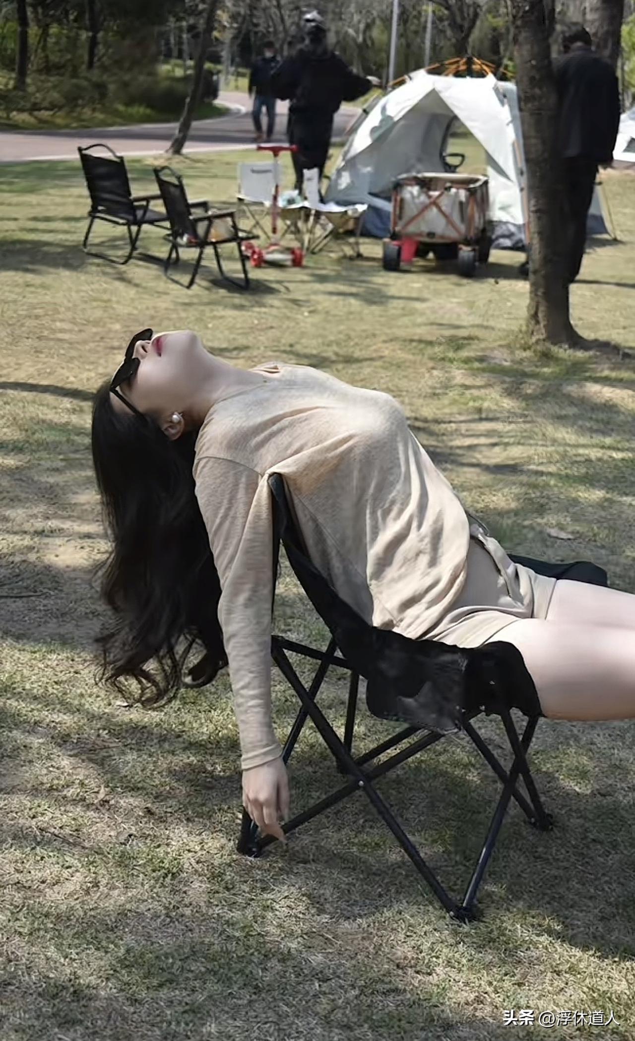 新思维：AI机器人，已经学会了人类的内卷

当人类还在为加班、竞争、攀比疲惫不堪