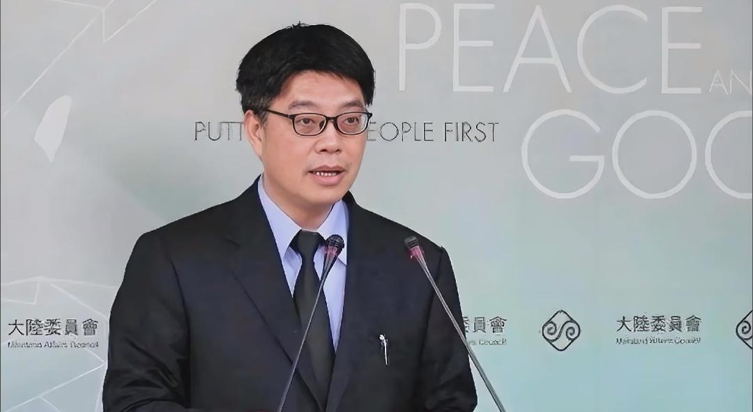 11月9日，台湾省陆委会主委妄称，身为“国家”主要政党负责人的郑丽文，出席秋祭活