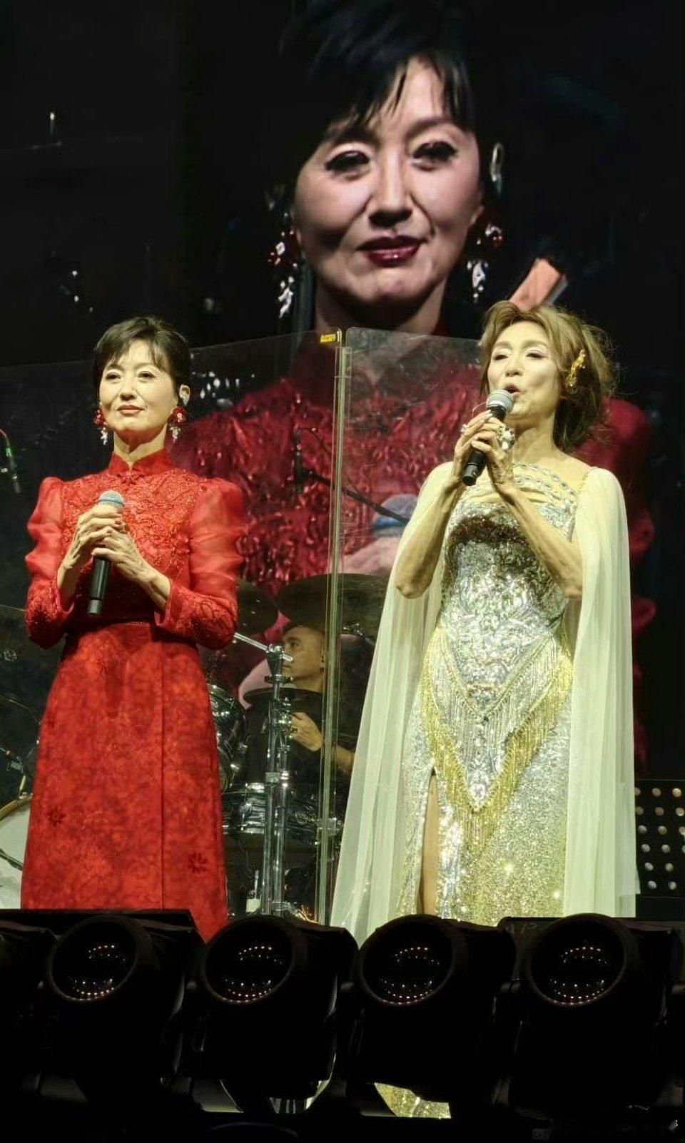 72岁赵雅芝70岁米雪同台不老女神谁赢了？ 