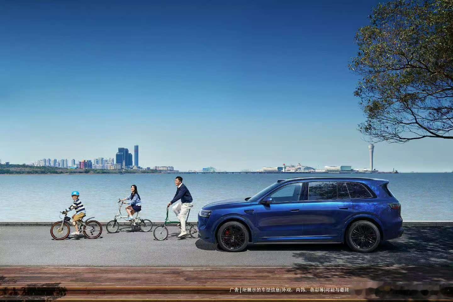 不得不说，问界M8这色彩焕新太有工艺质感了！官宣的瑞红&湛蓝，不是那种死板的色块