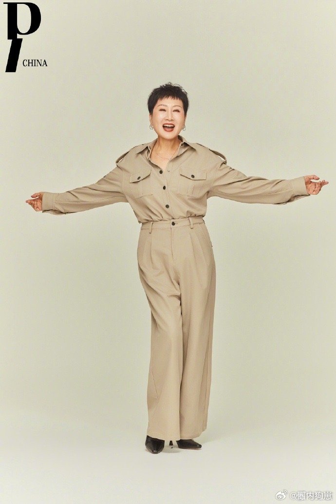 张凯丽 大女主气场 看到张凯丽大片直接被她征服，开怀大笑时像个孩子一样纯粹，沉着