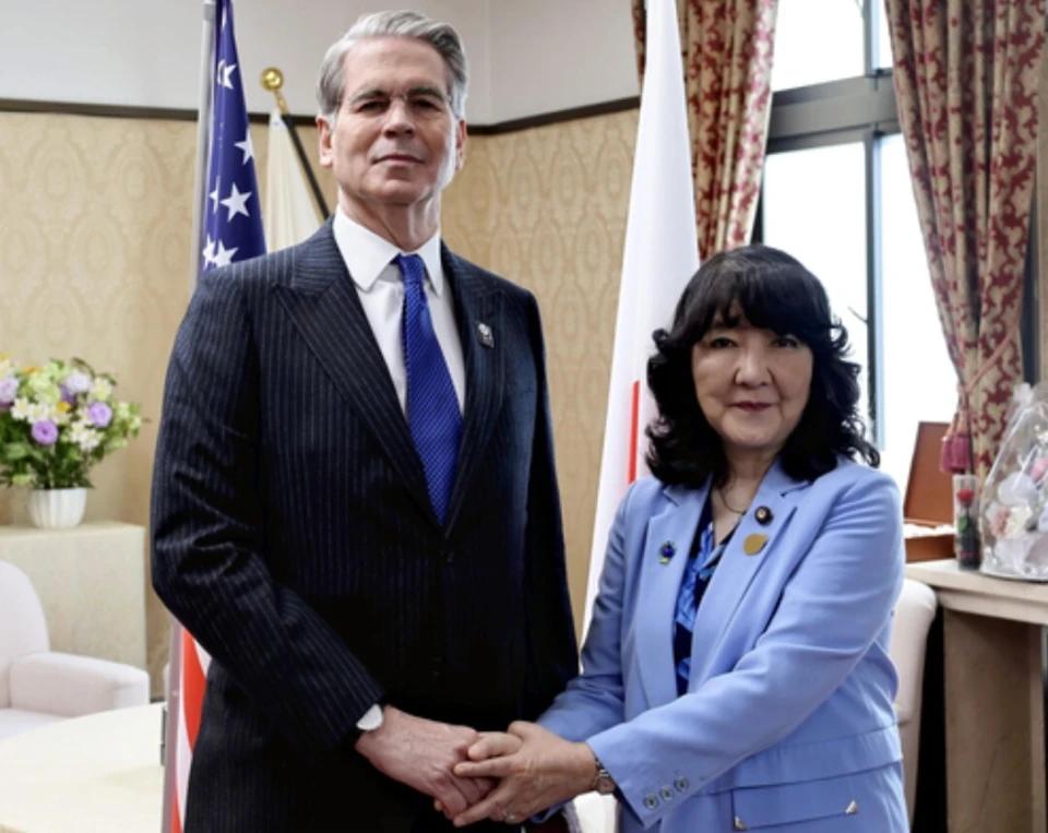 近日美日联合干预汇市，美国抛售欧元、日本动用外汇储备买入日元，将汇率稳定在155