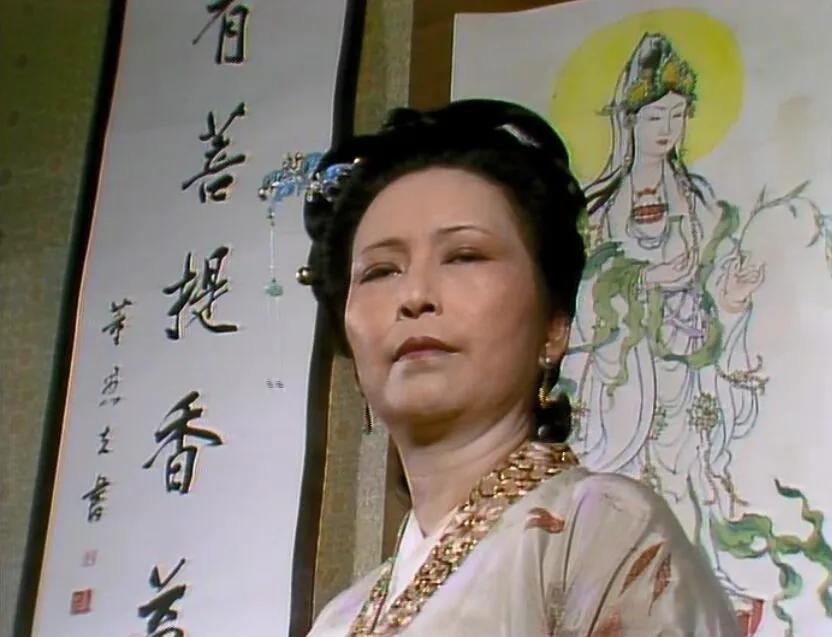 重温87版红楼梦，这镜头语言是真的绝！
 
就说王夫人撵金钏儿这段，现在看还是让