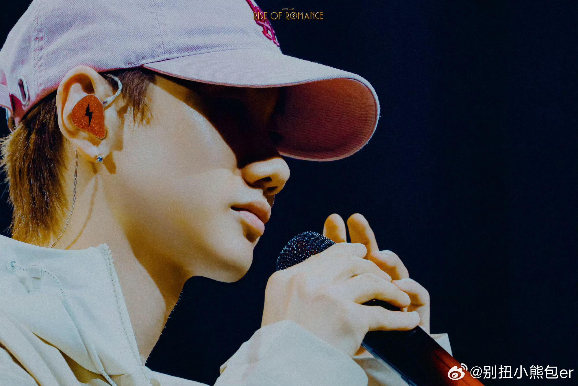 汪苏泷用播音腔证明自己口条很好 网友调侃汪苏泷嘴瓢，他马上用播音腔实力反击，口条