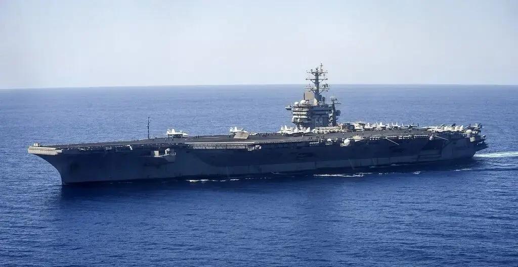 美国海军突然宣布了。
2026年初，服役超过50年的尼米兹号将从华盛顿州布雷默顿