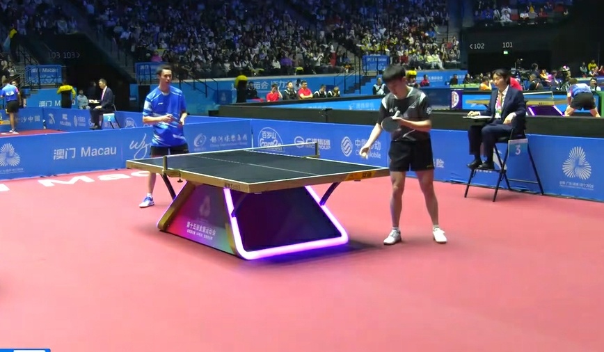 全运会乒乓球男子团体1/4决赛，北京vs辽宁：第一场，马龙/王楚钦3比0袁励岑/