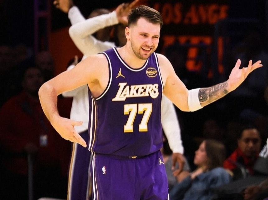 恭喜詹皇荣登本赛季联盟第一！再创纪录！另外东契奇再刷新最年轻里程碑！湖人赢球得靠