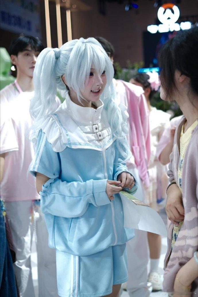 造梦师线下造梦造梦师五一漫展好多人啊满场都是造梦师的忠实粉丝，氛围超级融洽，超大