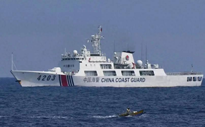 我方完成钓鱼岛海域科考作业全部流程，科考船完整完成水文探测、海底取样工作后平稳驶