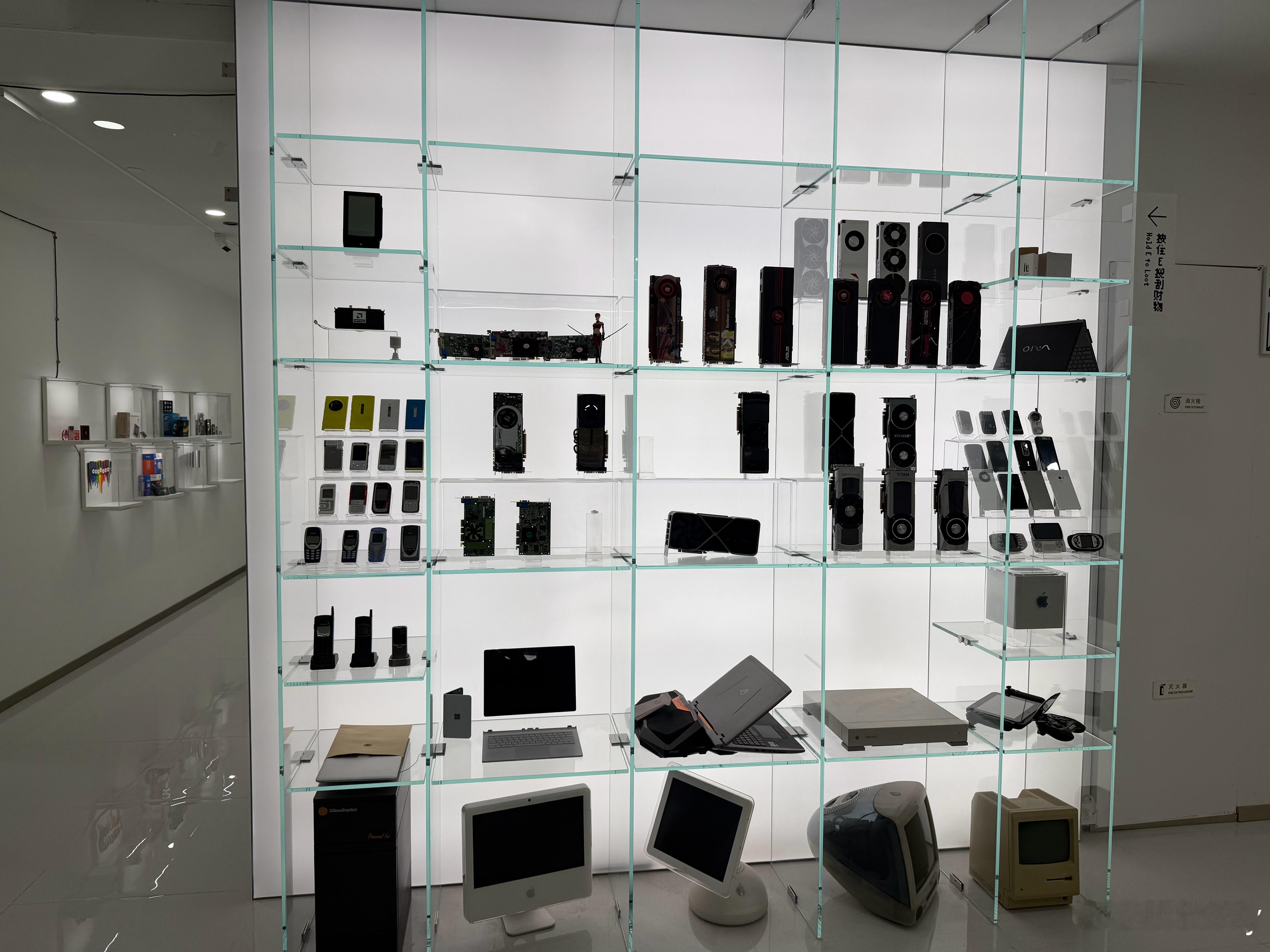 来极客湾看看PC博物馆太有年代感了有没有你们认识的显卡？ 