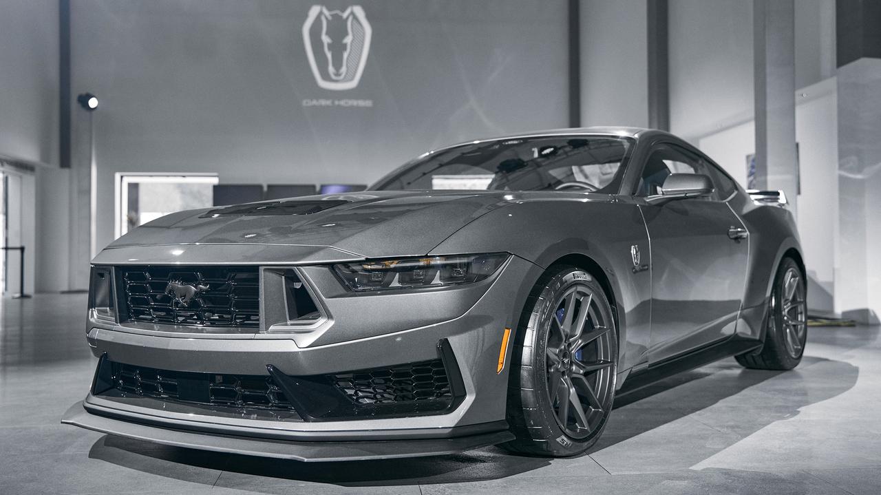 福特正式在国内发布了全新第七代Mustang，这款被誉为“蓝领英雄”的跑车此次更