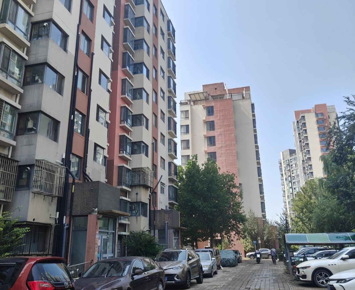 同事儿子要结婚，女方得知男方父母要住110平新房，把70平老房当婚房，一下破防了