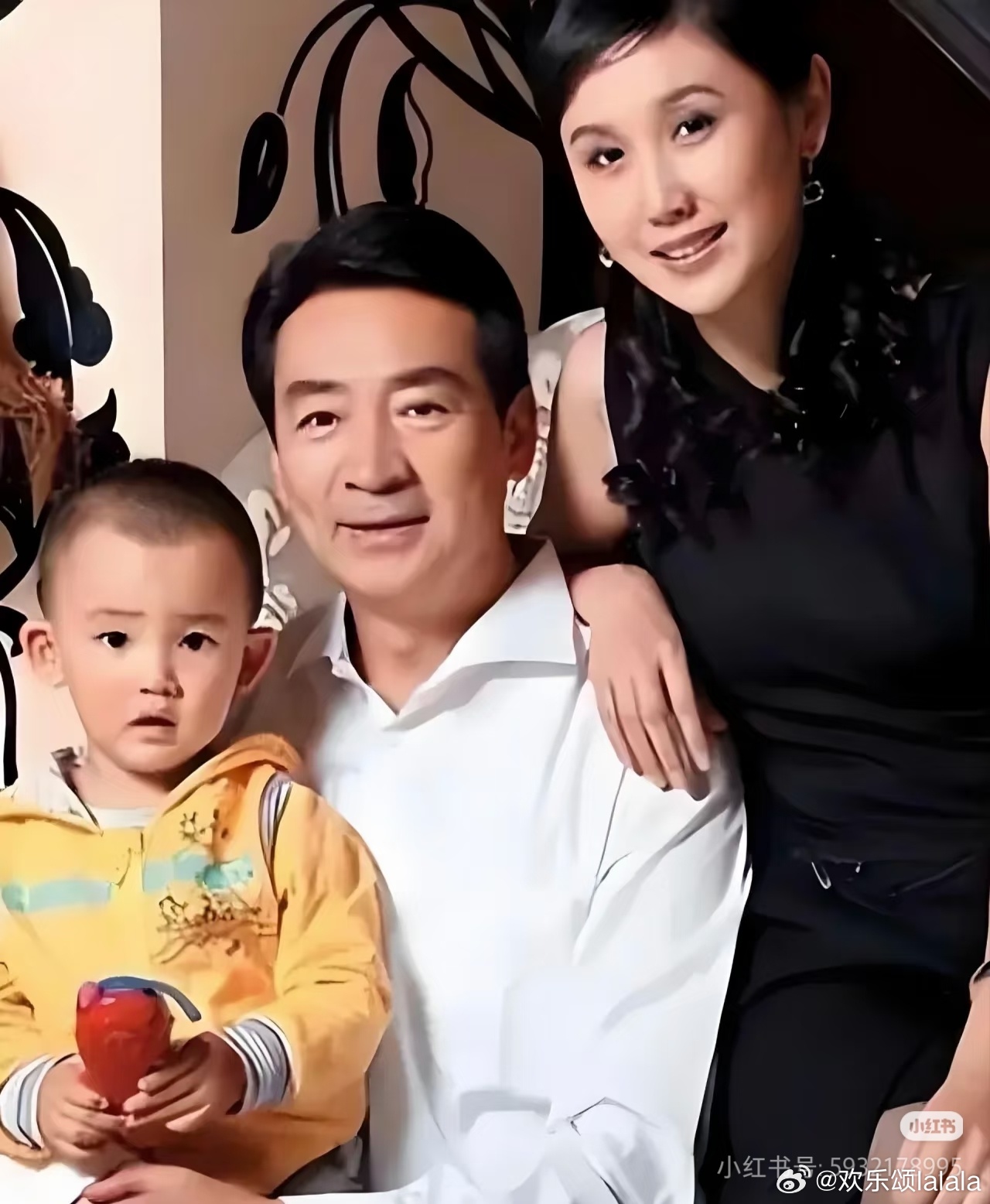 寇振海儿子考上帝国理工学院三婚娶小21岁小娇妻，老来得子。 ​​​