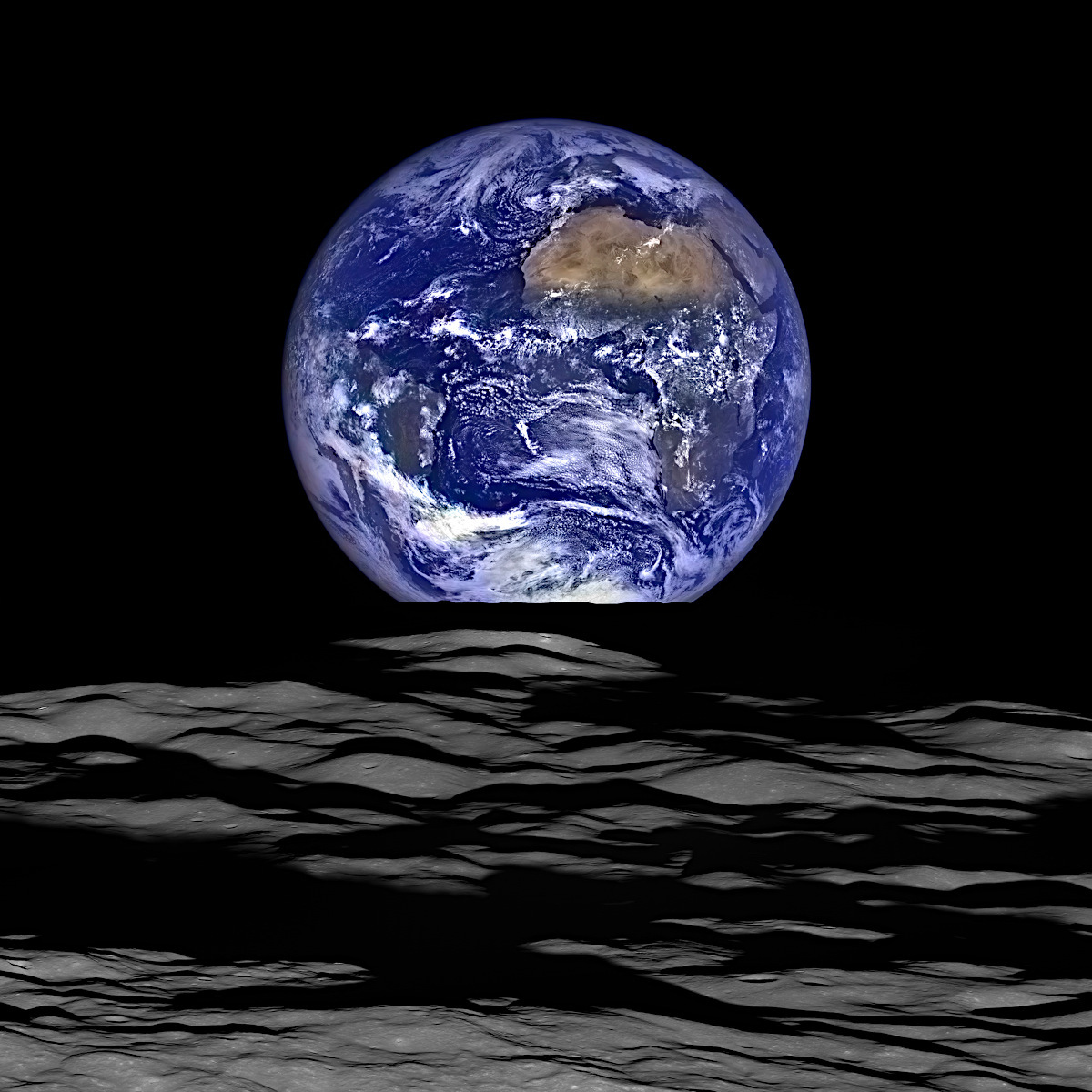 10年前的今天，NASA月球勘测轨道飞行器从月球轨道拍摄的地球🌏 ​​​