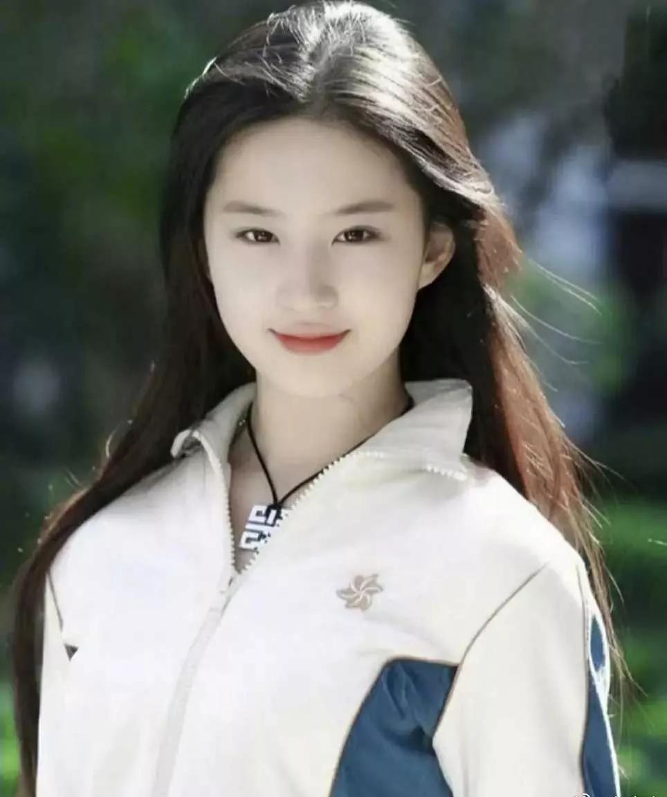 你觉得刘亦菲真的像仙女吗她在古装剧中的扮相非常惊艳。
