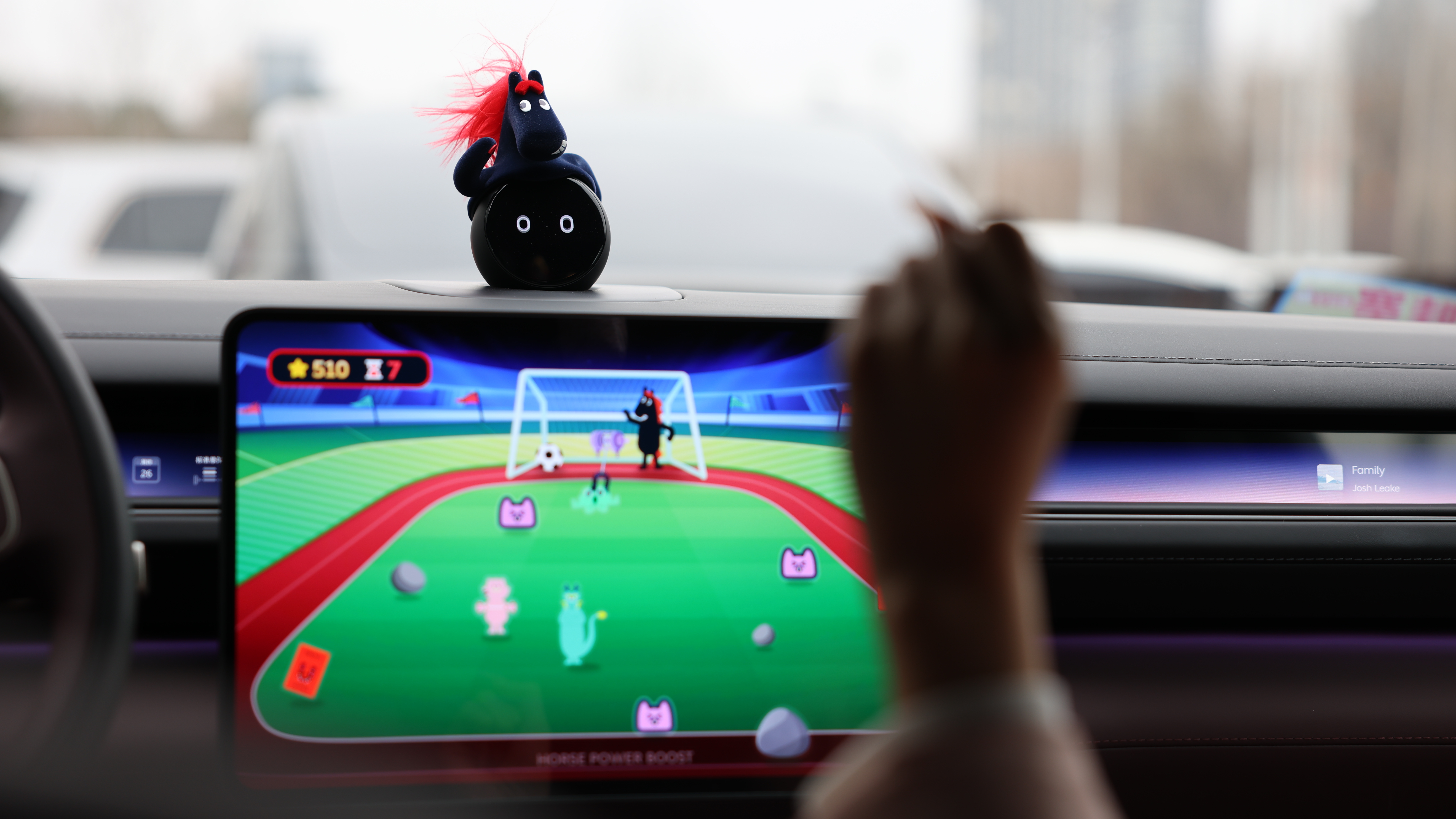 NOMI（赤逗版），换头饰+NFC属性卡就可以让NOMI在每个方面（语音啊、导航