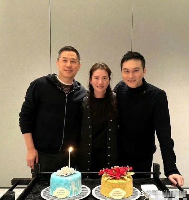 张智霖这老妖精，胡子刮了头发焗油又年轻了 ​​​