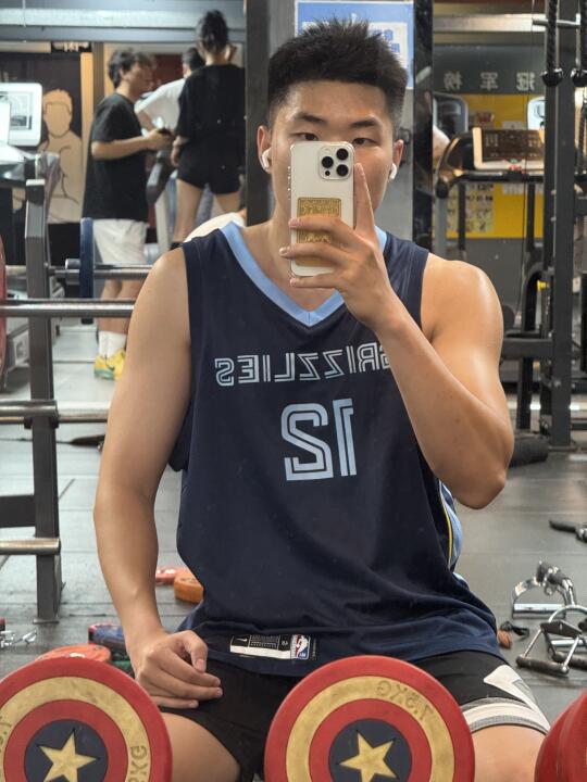 端午一切正常的体育生