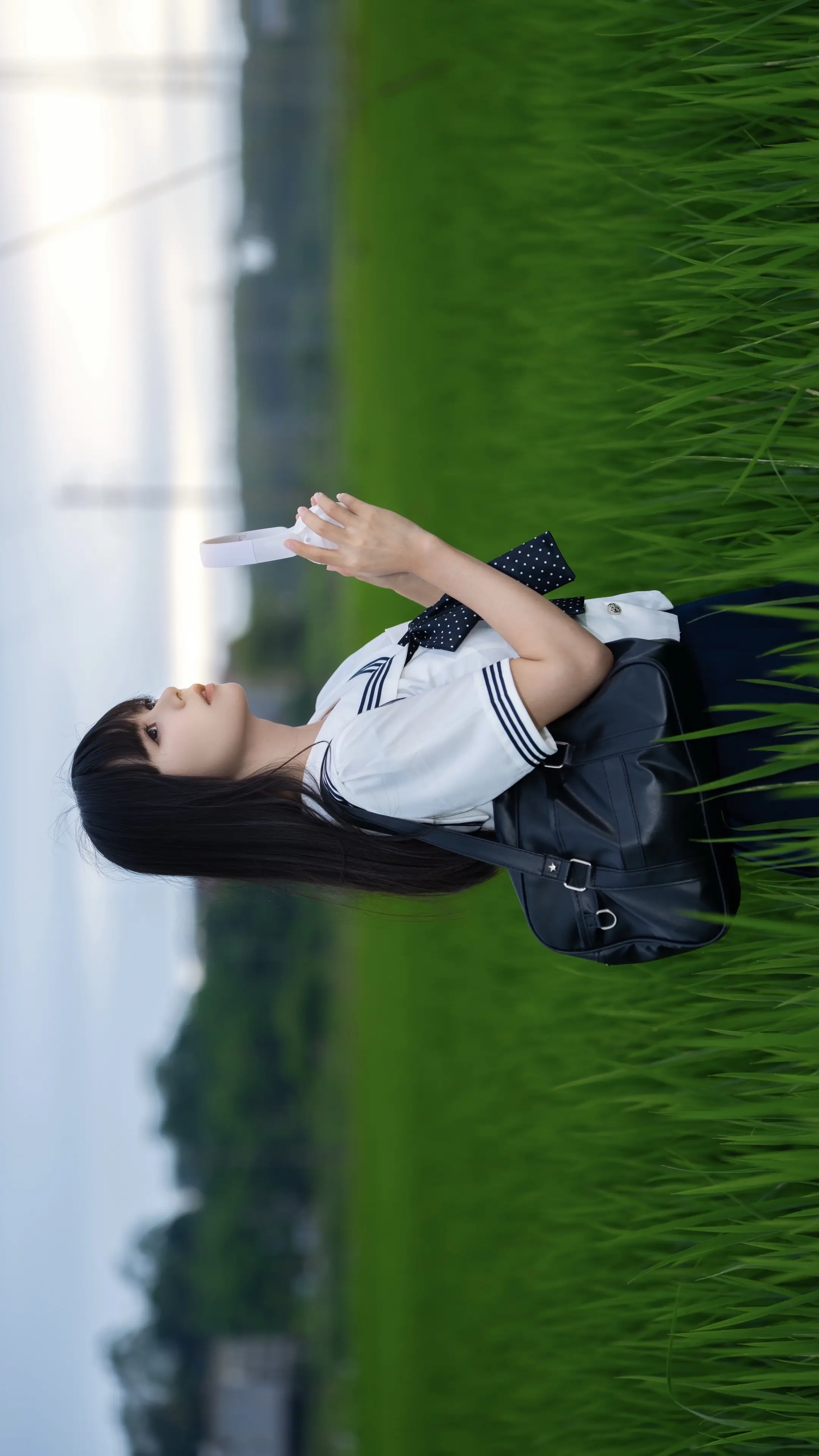 第一次横片竖发，请多指教，稻田水手服。美丽南方的稻田最近正好翠绿，当天...