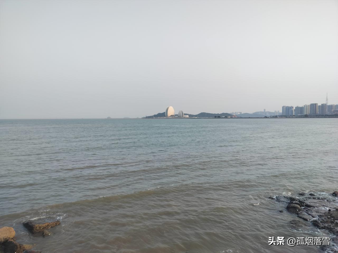 去海边吹吹风，放松一下心情