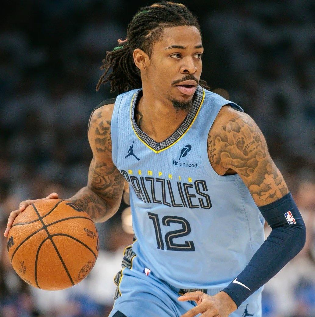 媒体报道称
莫兰特的整体交易价值将与特雷杨非常相似
由于莫兰特的合同 竞争对手球