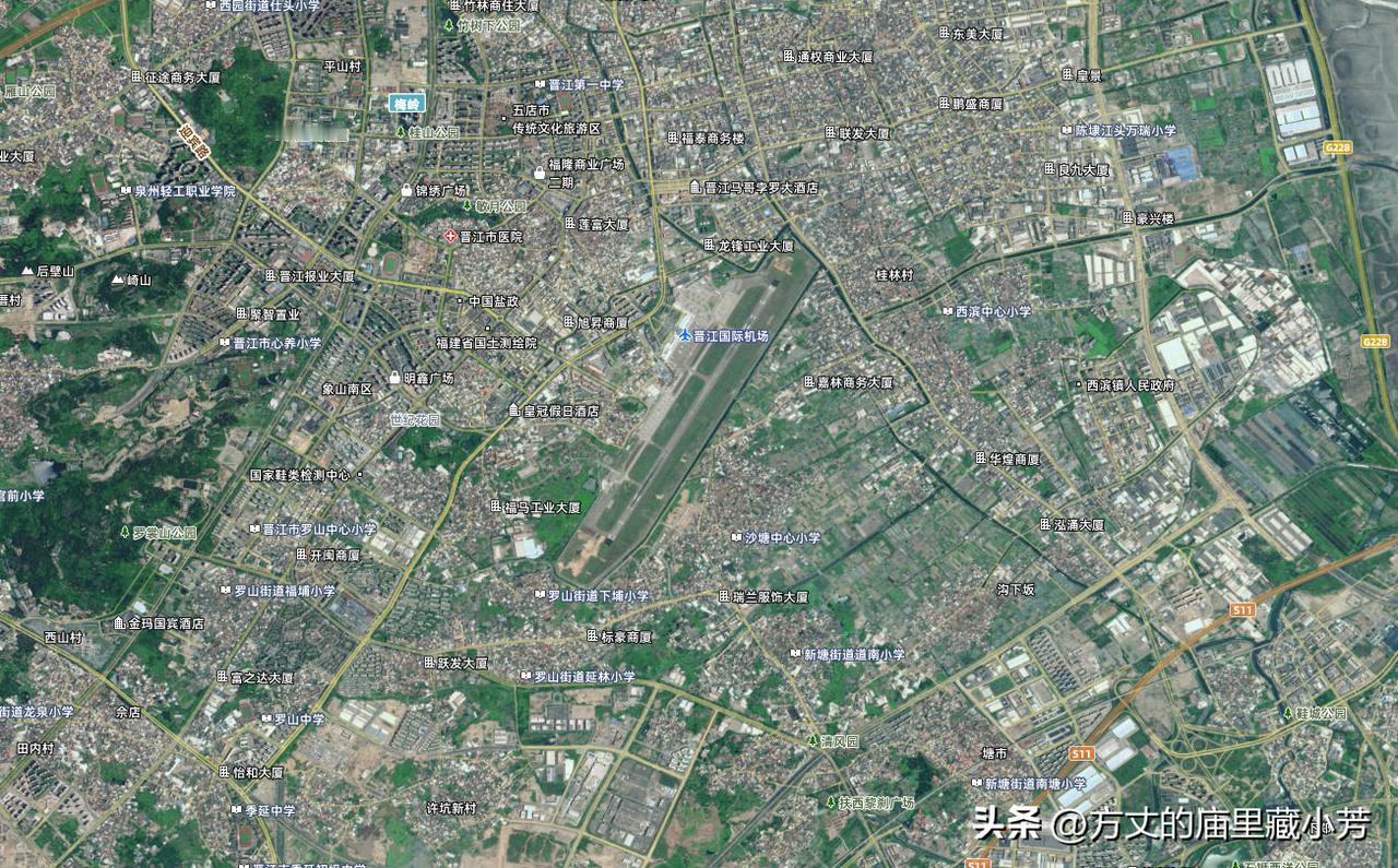 厦门高崎国际机场无法扩建，只能迁址新建，厦门翔安国际机场已经初见雏形了
可是泉州