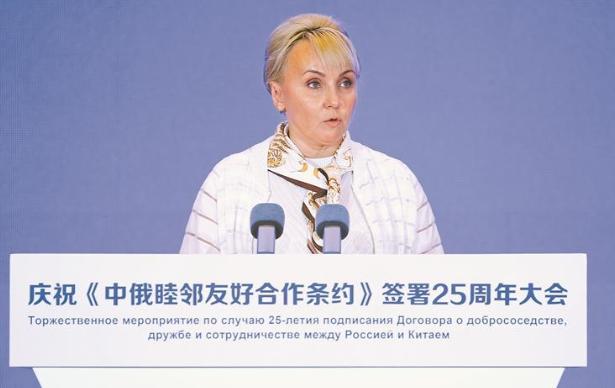 7月21日，俄罗斯总统普京在克里姆林宫接见了犹太自治州州长科斯秋克，犹太自治州位