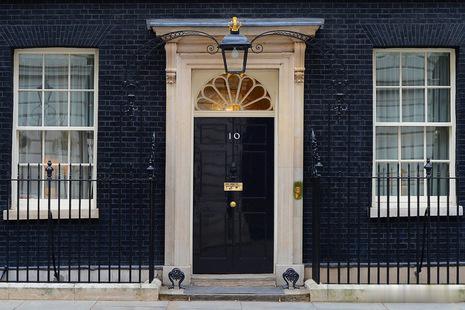 今年 7 月上任的英国新任首相 Andy Burnham（安迪 · 伯纳姆）当地