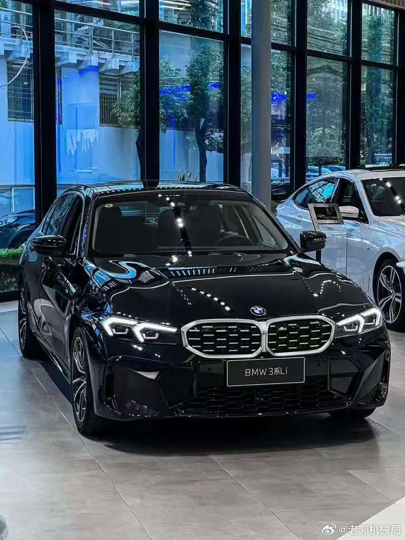 都说“男人一生绕不开一台宝马3系”，那为什么这么说呢？根本原因就是宝马的操控，基