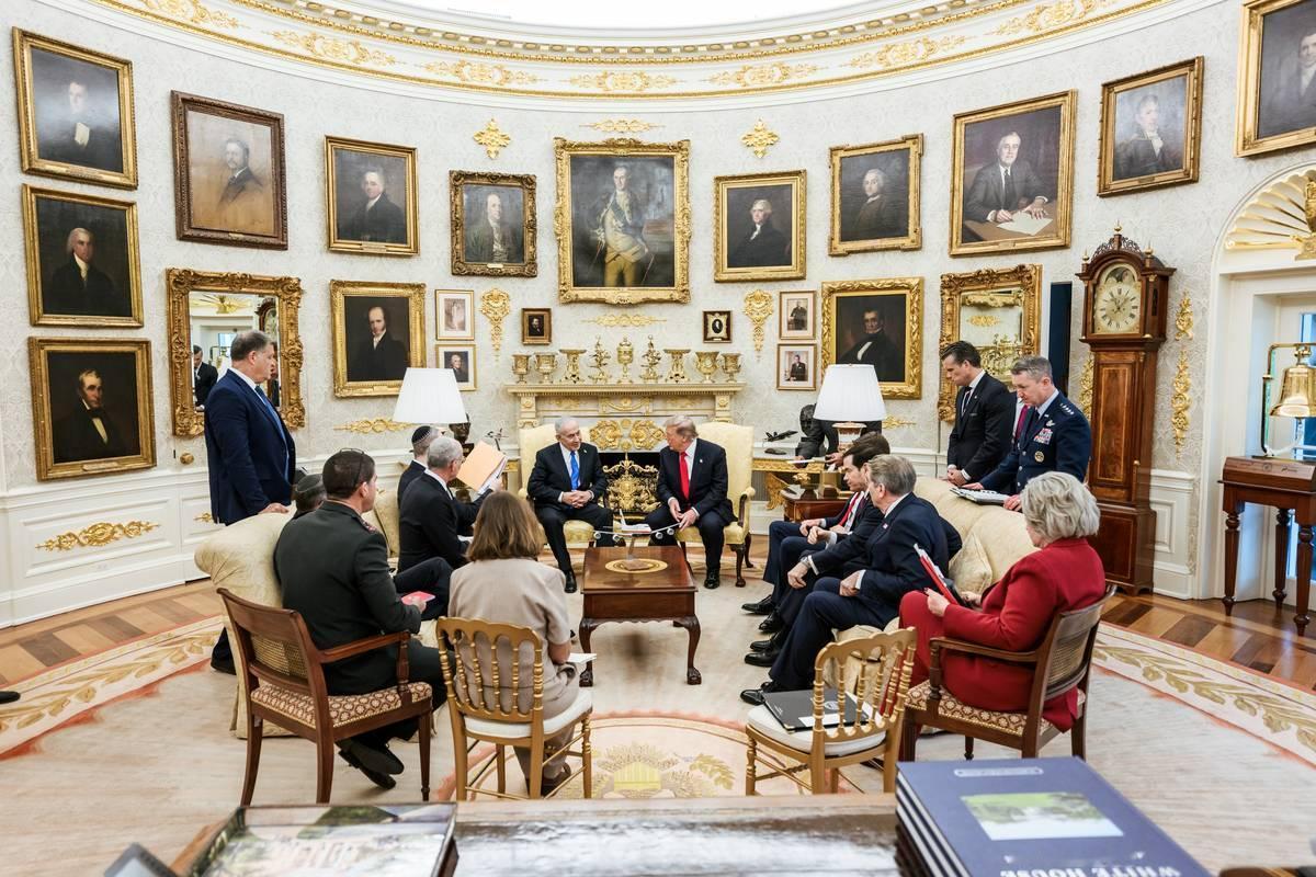 美国和以色列面临一个现实问题：你可以轰炸伊朗，也能打击伊朗的石油设施，但不能把清