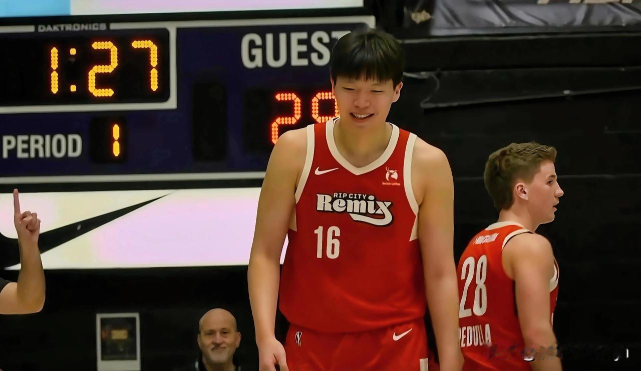 对于杨瀚森要多一点耐心，切勿拔苗助长，急于求成。

今天看完杨瀚森的比赛，小编觉