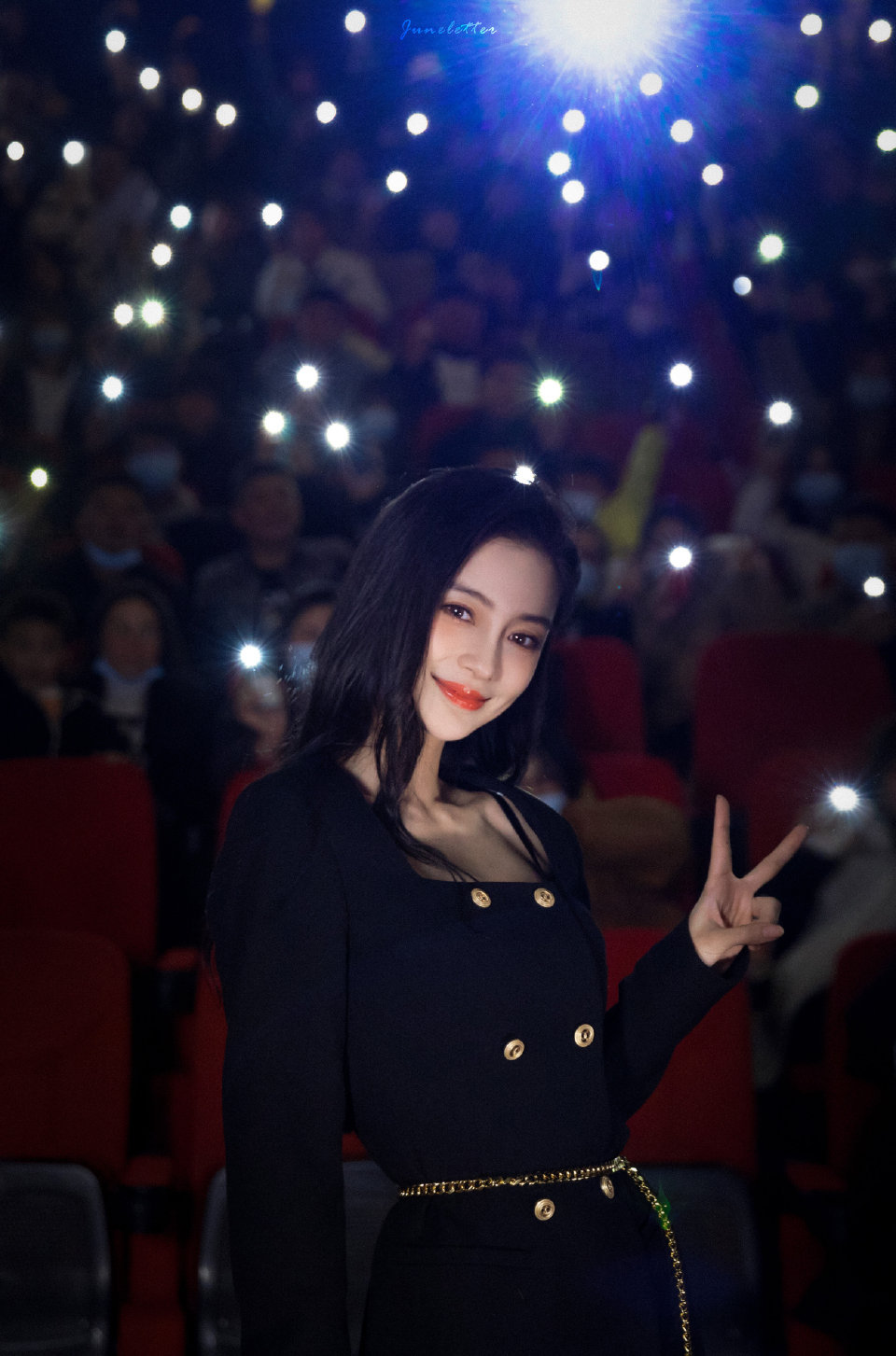 angelababy  杨颖 原来最痛的纪念品是几年前稚嫩的你