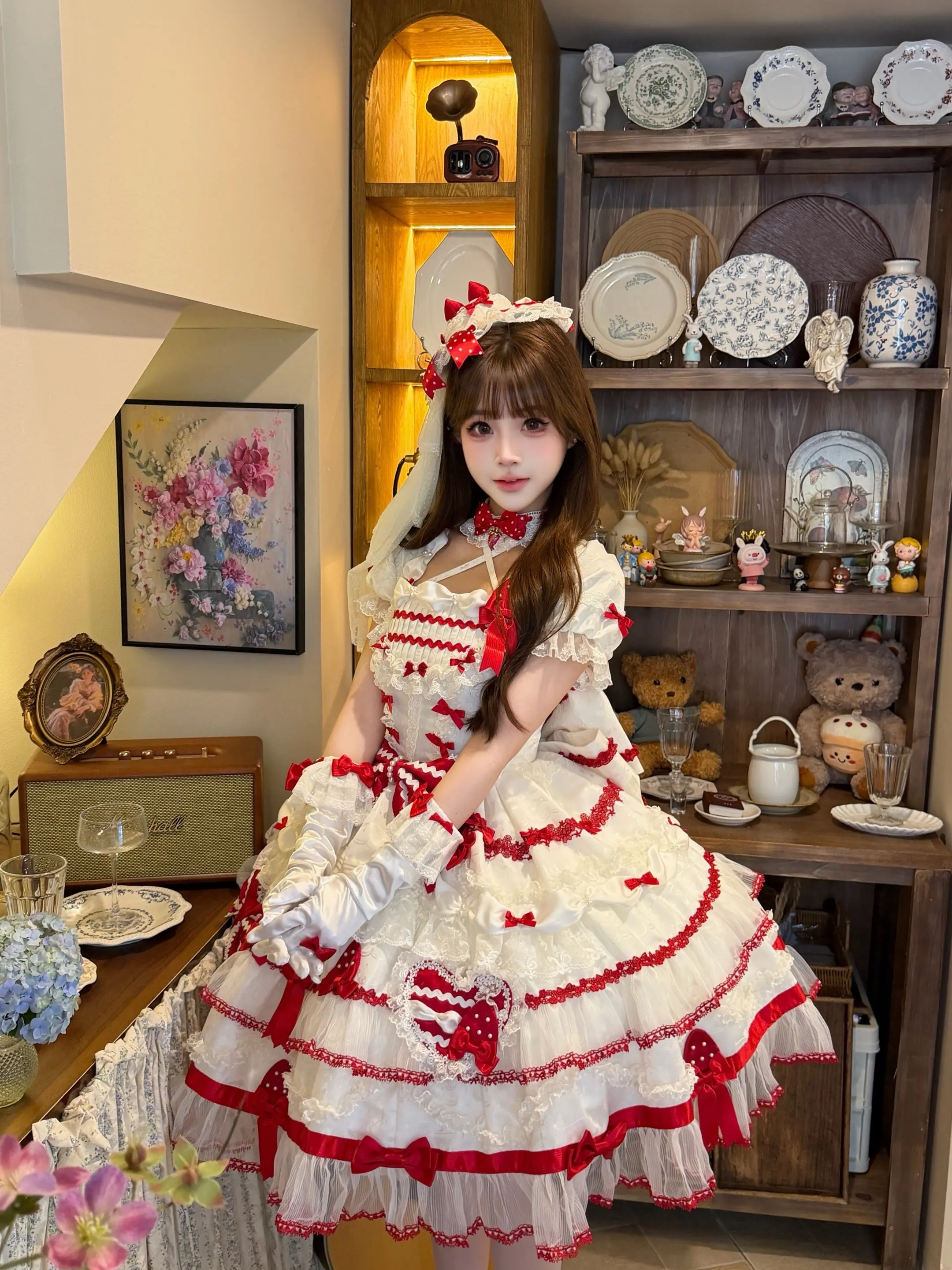 听说了吗 这家店的草莓蛋糕特别……咦！草莓蛋糕营业了？！！(˵>ㅿ<˵)♡🍓