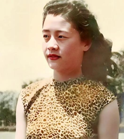 当年，44岁的张大千，收了一个16岁的女徒弟学画画，没过多久，女徒弟说：“师傅，