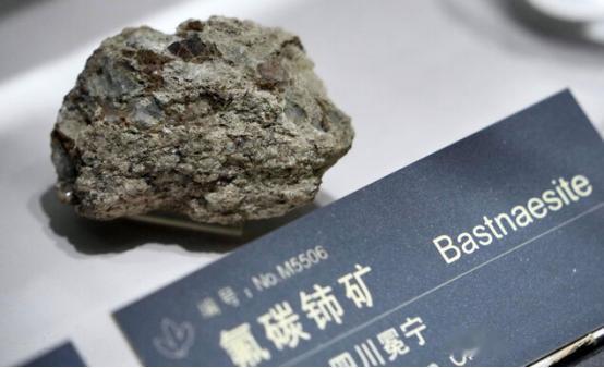 日本化工巨头信越化学，扔下一个重磅决定。
他们要在日本本土，从零开始，建一座全新