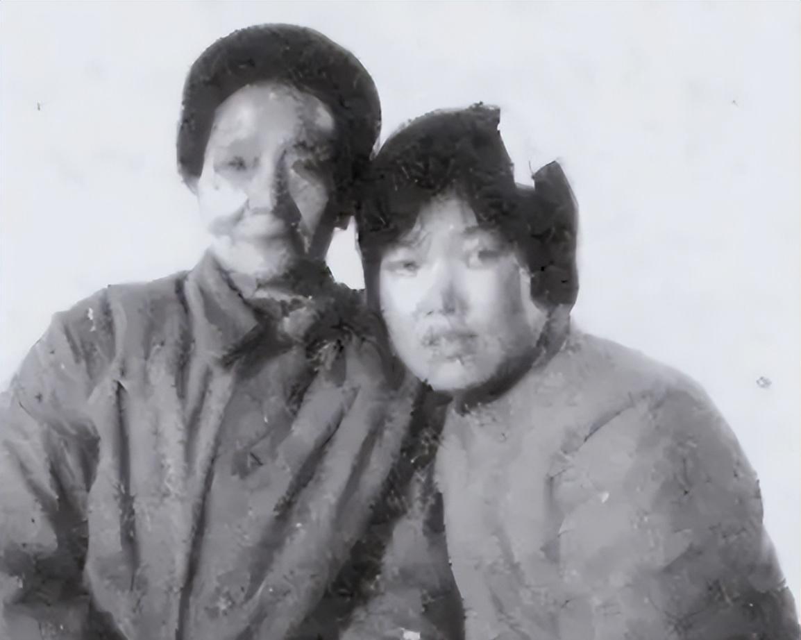 1940年军统女特工冒险救下中共地下党，解放后却被判死刑，省里急信请求保她！
1