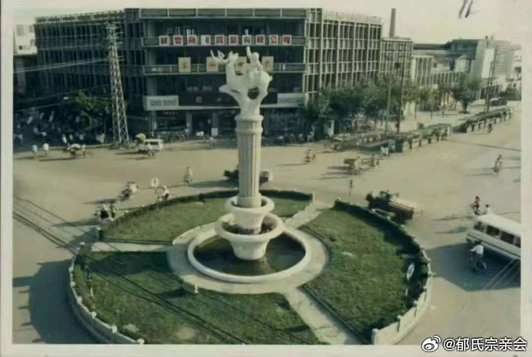 我们这群人，不知历来地理困在空间，背井离乡乱在空间，错在空间！忙在时间！丰干搭建