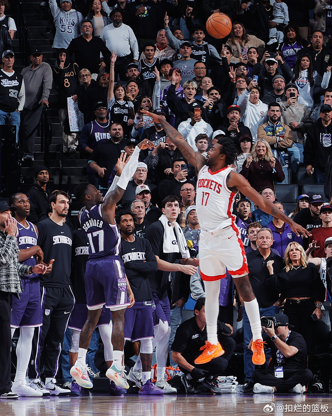 今日最佳镜头！黑总！ 