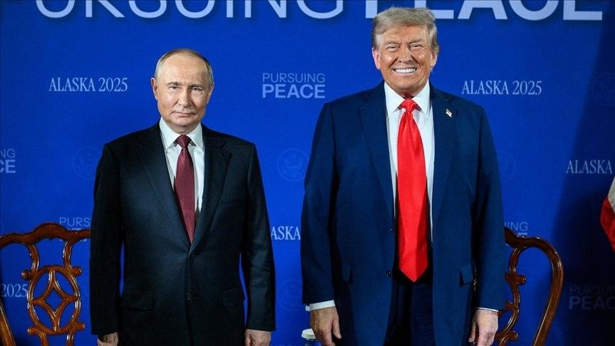 普京与特朗普今天通了电话。
克里姆林宫：通话持续了1.5小时。双方讨论了国际议题