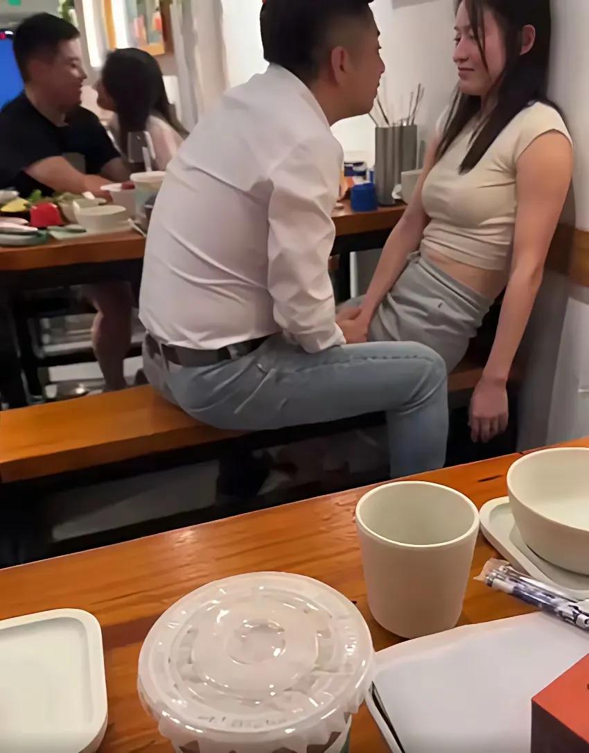郁闷！出来吃饭遇到这种情况，还要不要吃？[what]