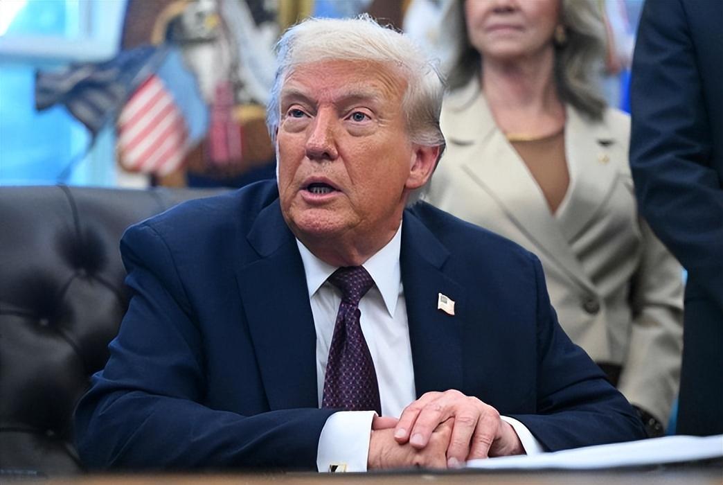 条约一失效，美俄都没闲着，只不过一个在明着拖，一个在表态稳。俄罗斯第一时间说愿意