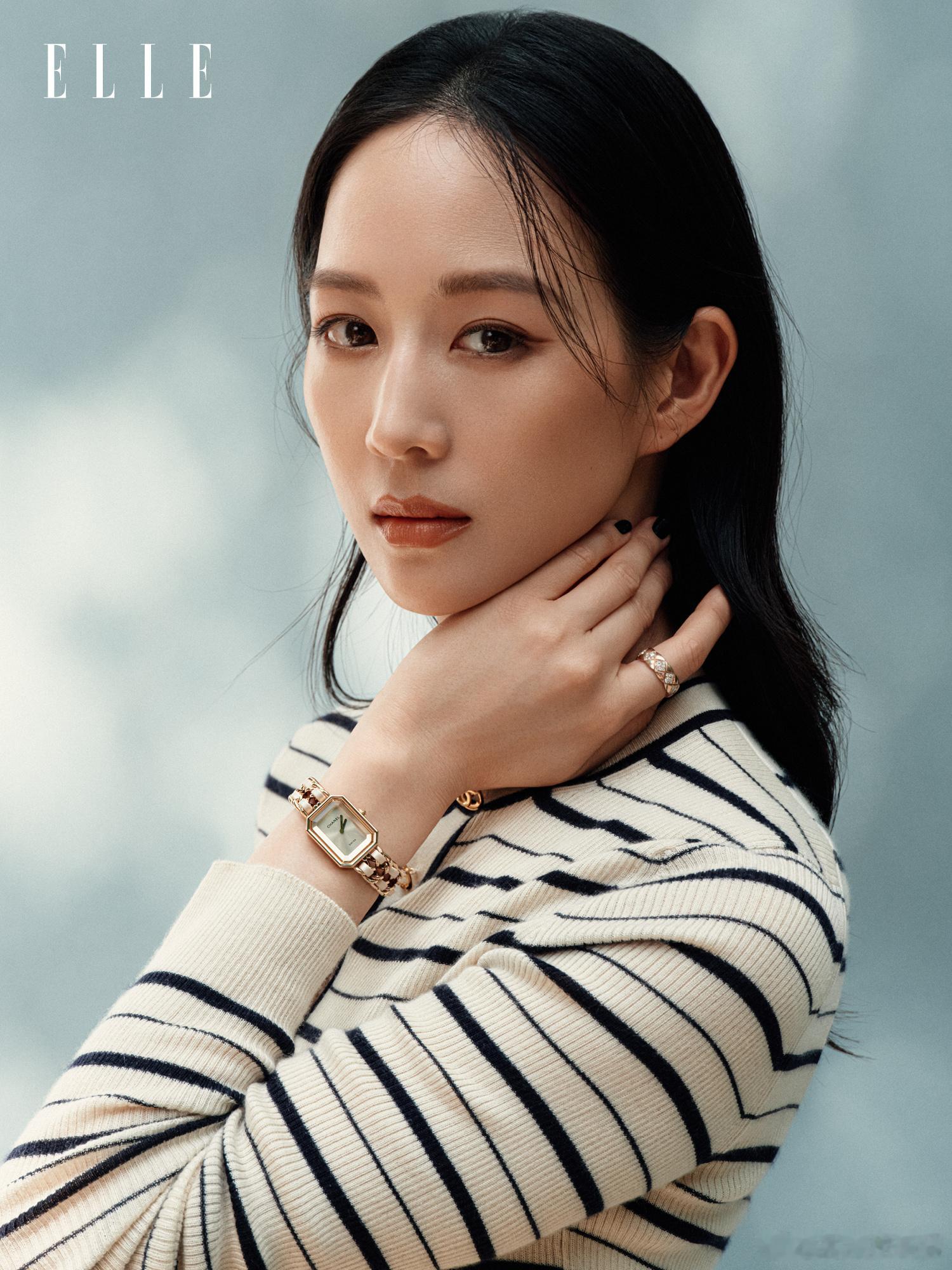 张钧甯上挑长眼线张钧甯黑白针织条纹 张钧甯真的是娱乐圈为数不多的气质很独特的女生