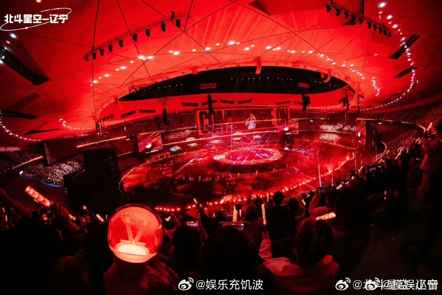 杜华谢娜在张杰演唱会自拍演唱会现场的小惊喜！杜华谢娜自拍上线，大女主气场全开又超