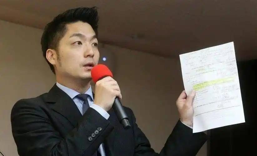 蒋万安开了“第一枪”！
岛内的致癌油爆发，岛内准时罚款，赖清德想要自救也来不及了