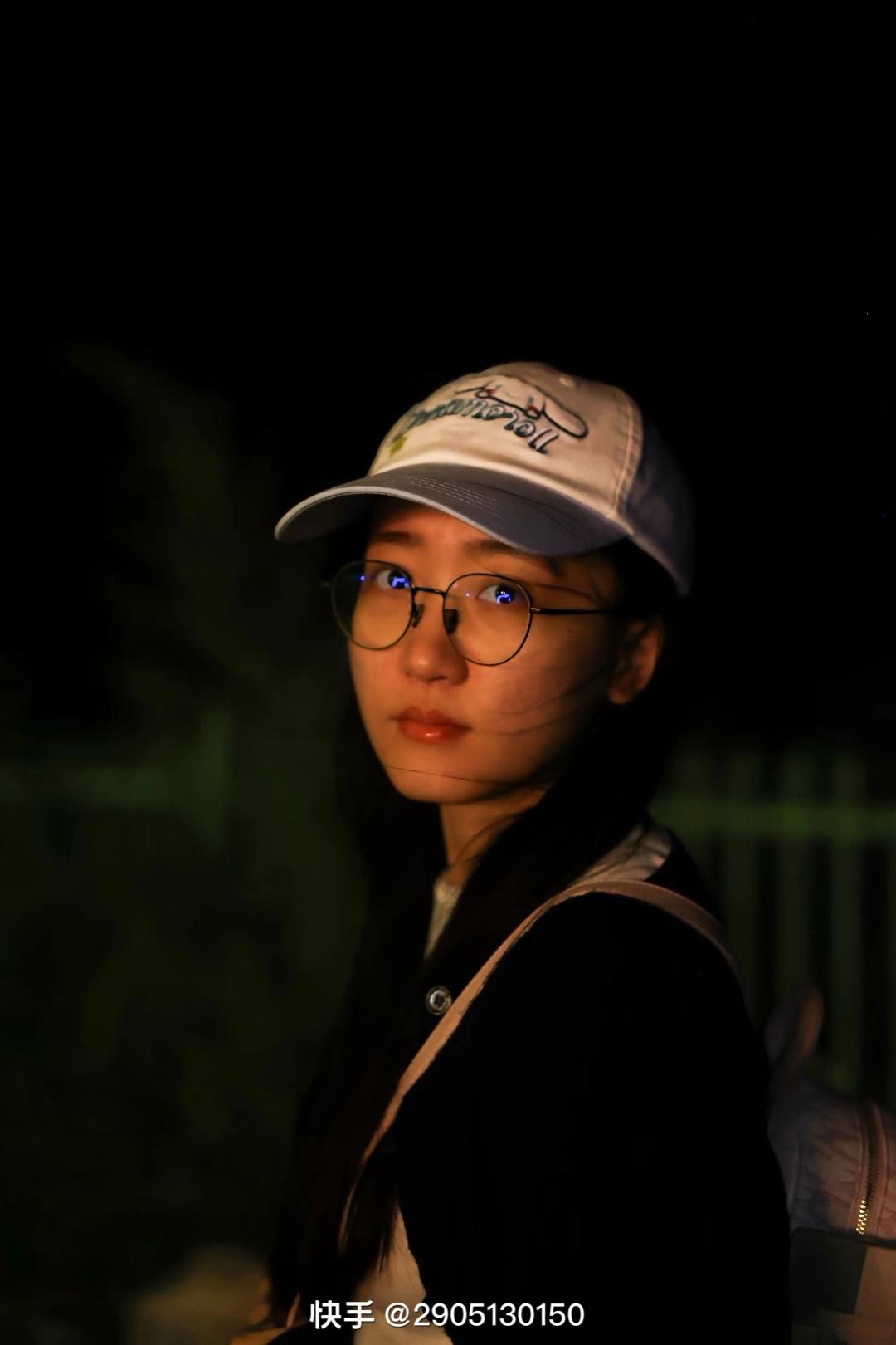 喜欢夜晚的微风户外拍摄 夜色 美女人像群