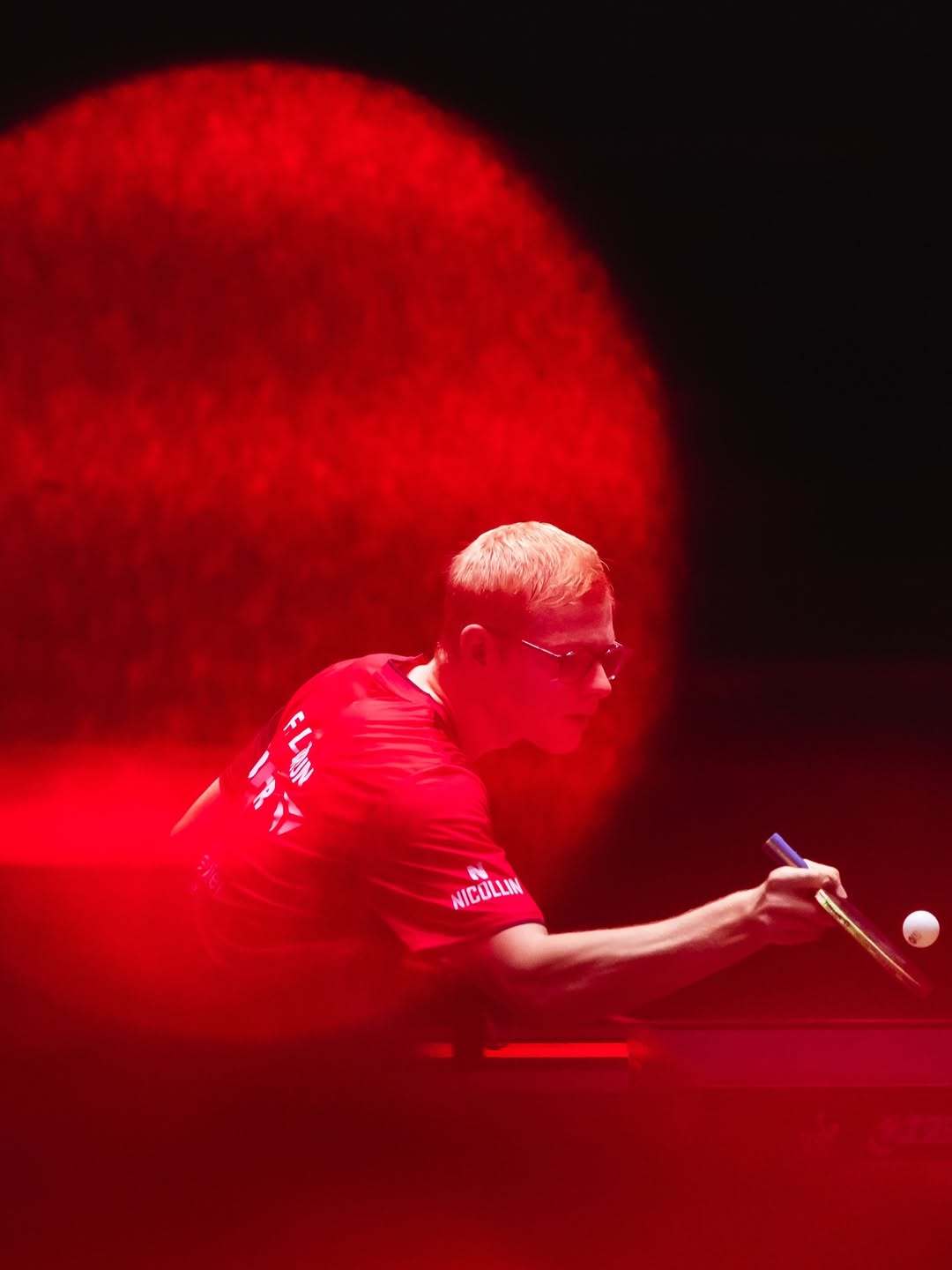 𝕻𝖆𝖎𝖓𝖙 𝕿𝖍𝖊 𝕿𝖔𝖜𝖓 𝕽𝖊𝖉 