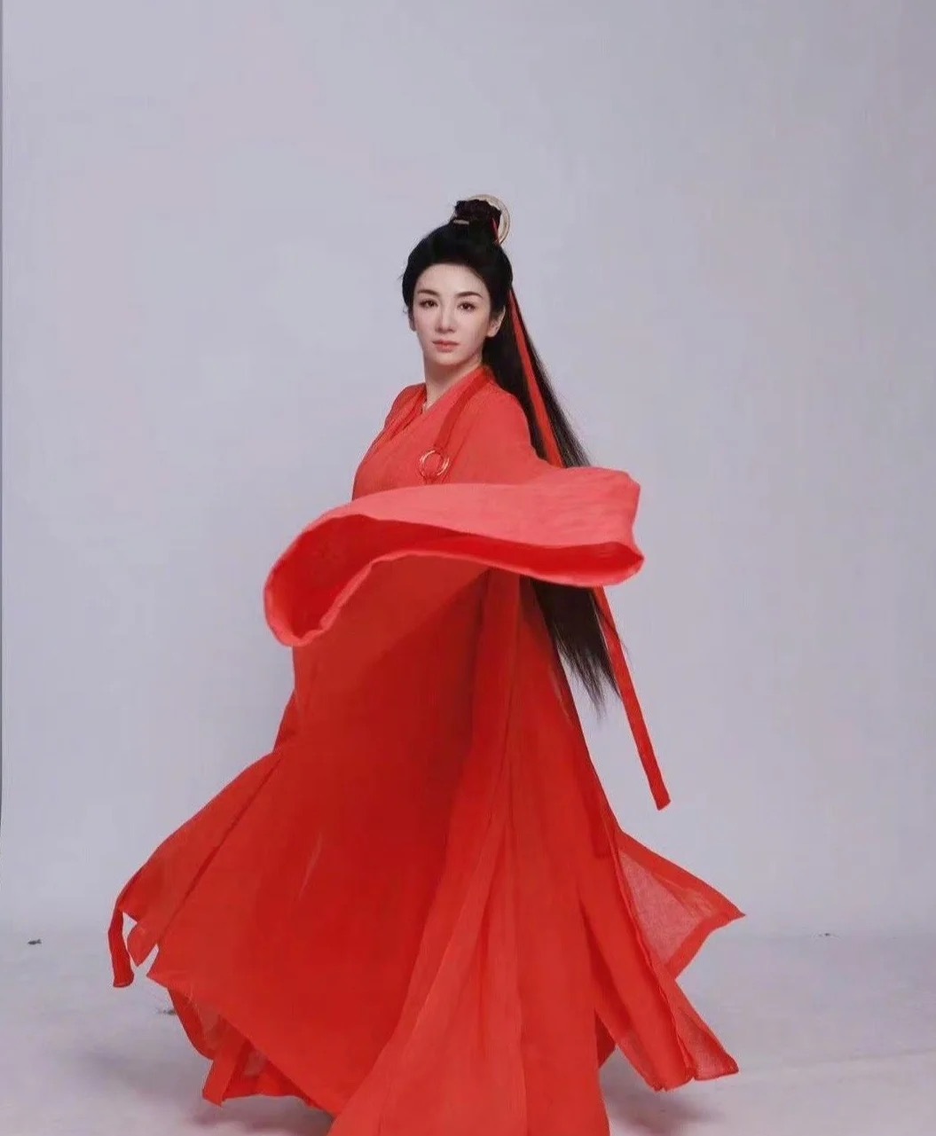 她以前也很火，为什么现在却演配角 ​​​